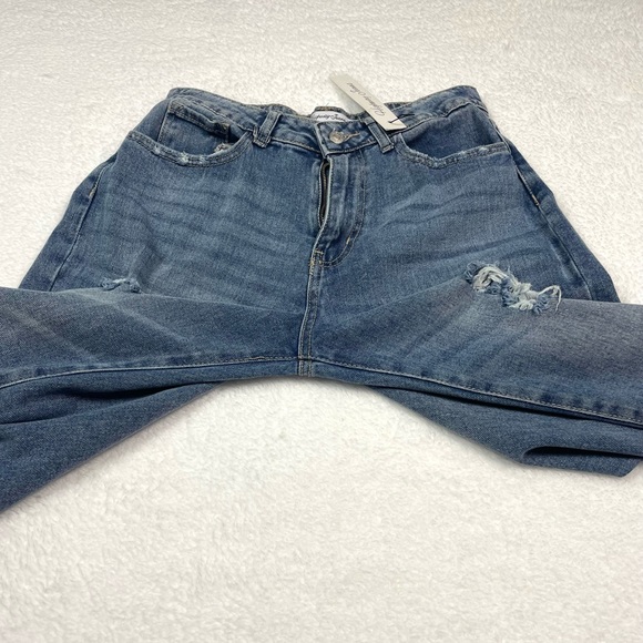 NWT Distressed Mom Jeans, Size 7 - Picture 14 of 15